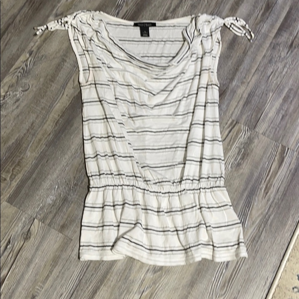 Ladies size S, White House black market top!